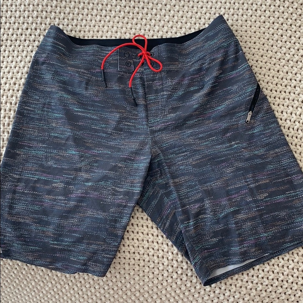 Lululemon Boardshorts / Swim Trunks EUC - size 36